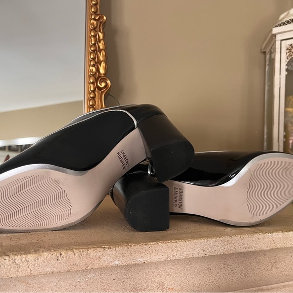 Johnston & Murphy patent leather block heels - Picture 7 of 7